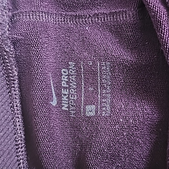 Nike Pro Women's Purple leggings with foot stirrups - Picture 3 of 10